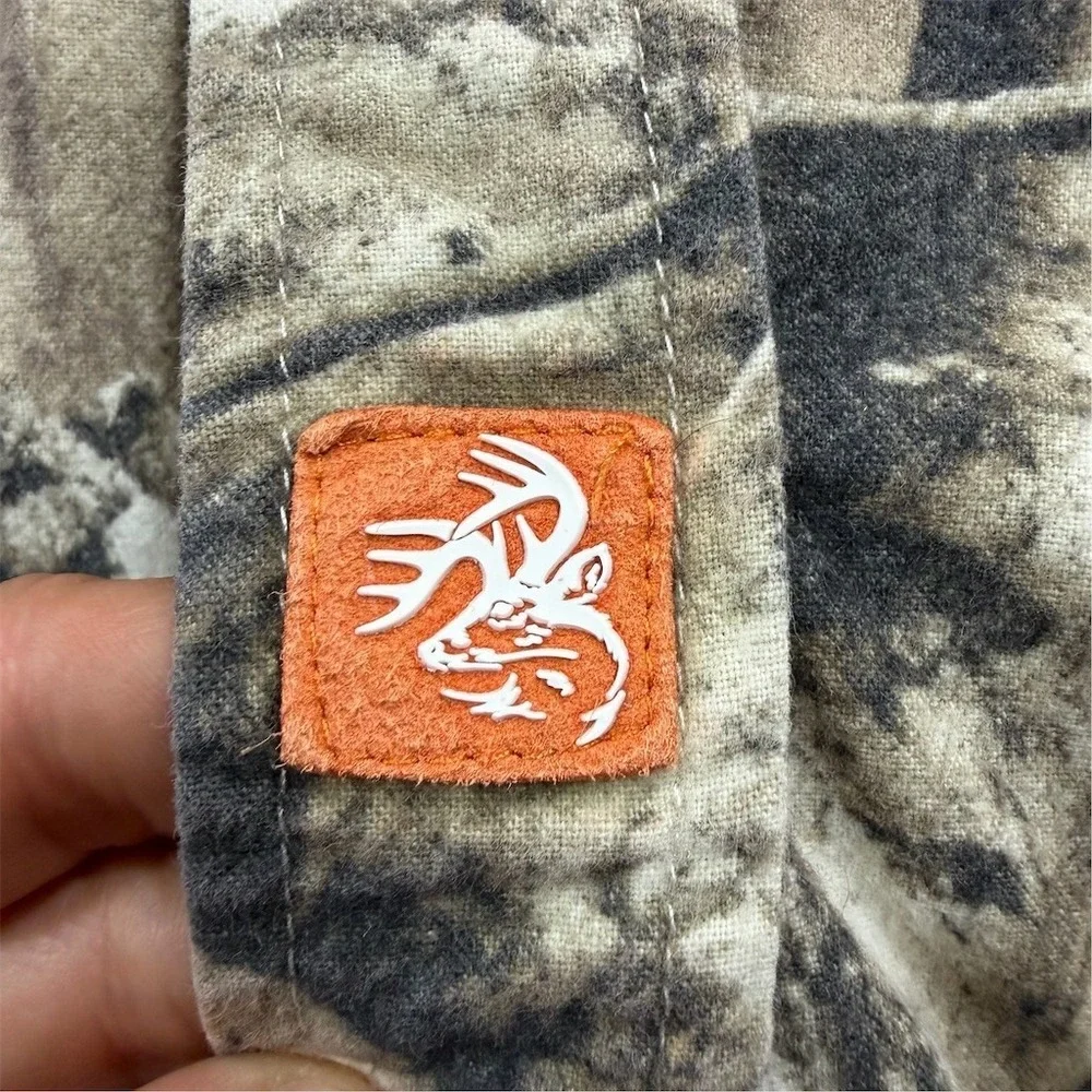 Legendary Whitetails Button-Up Shirt‎ Men's L Realtree Camo Long Sleeve